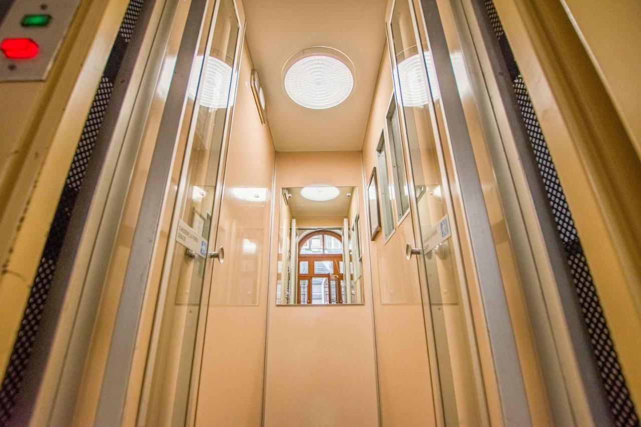 Casa Vacanze Al Teatro Trieste Extérieur photo